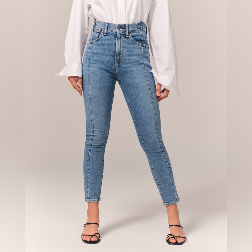 Abercrombie - High Rise Super Skinny Ankle Jean - MEDIUM 34R